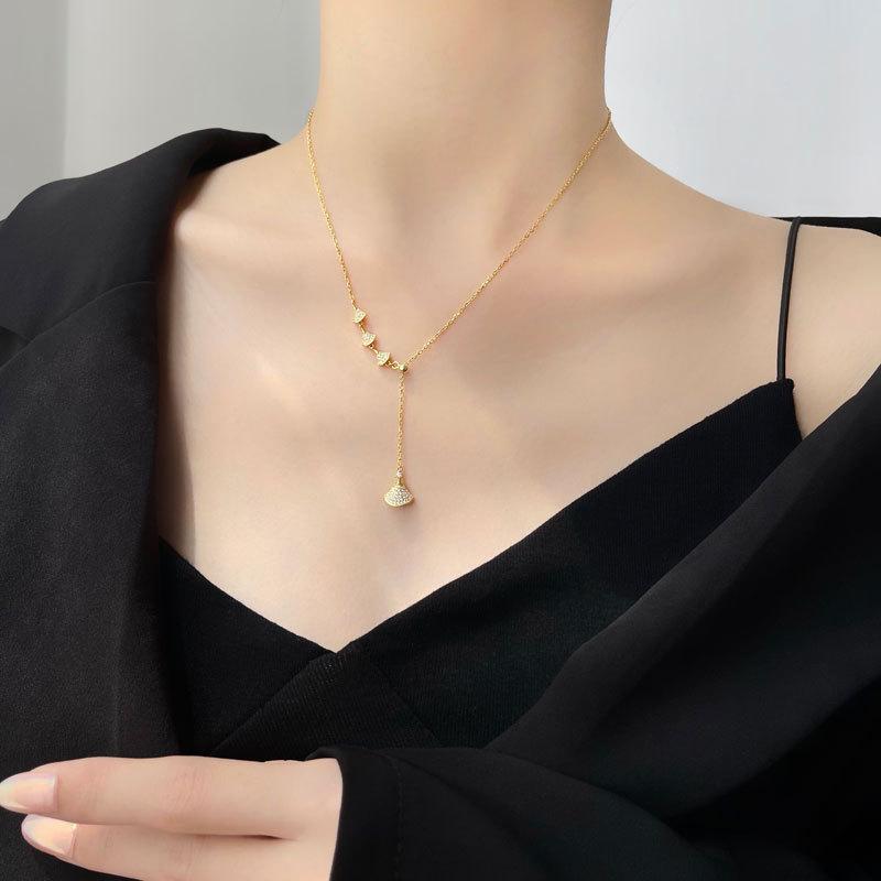 Легкая роскошная подвеска в форме веера с изысканным и простым ожерельем на ключицу для женщин, новые аксессуары для женщин, выдвижной дизайн для женщин