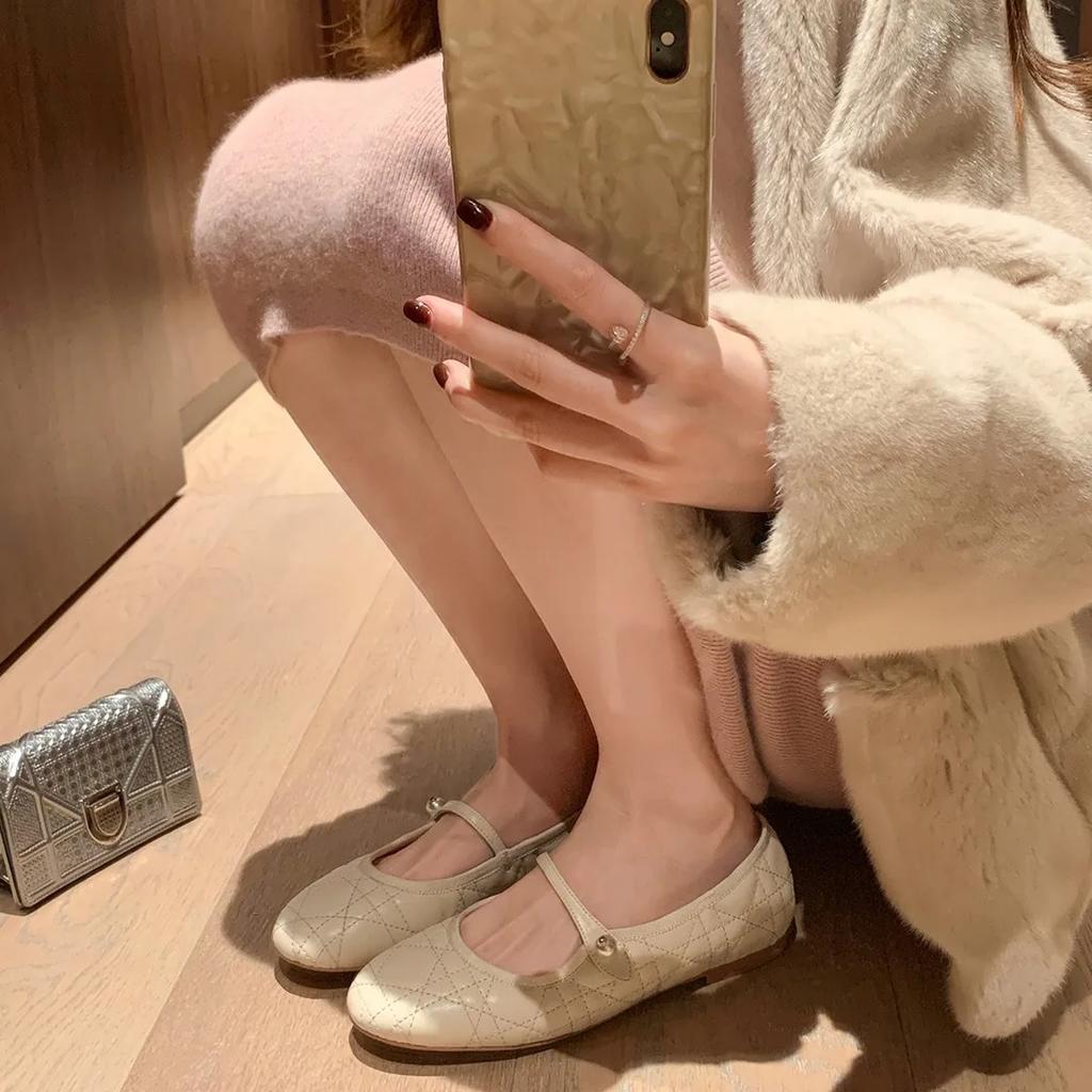 Мода Весна Осень Новые Роскошные Женские Лаконичного Дизайна Туфли с Ремешком и Пряжкой-Жемчужиной, Круглый Носок, Мелкие Балетки, Обувь для Женщин