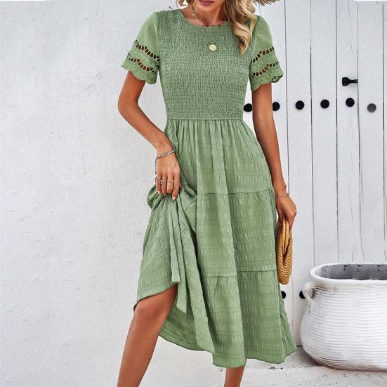 Женское платье с короткими рукавами и круглым вырезом трапециевидной формы со свободным подолом, плиссированным, лоскутным, однотонным