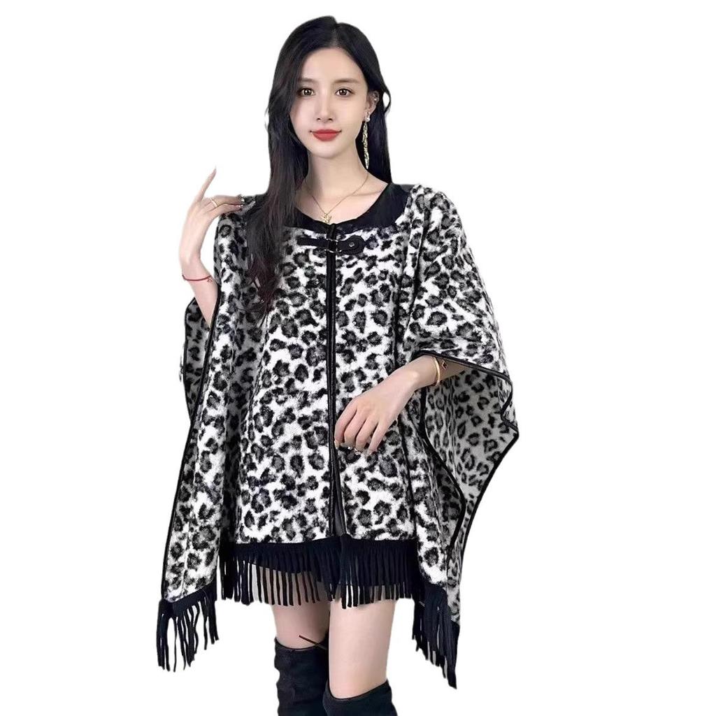 Maillard Wears A Vintage Design Niche Plaid Splicing Cape Fringed Shawl Sleeveless Granular Velvet Thick Coat