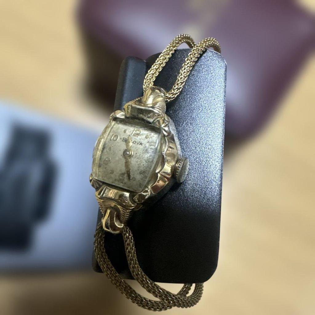 Б/у наручные часы BULOVA с ручным заводом