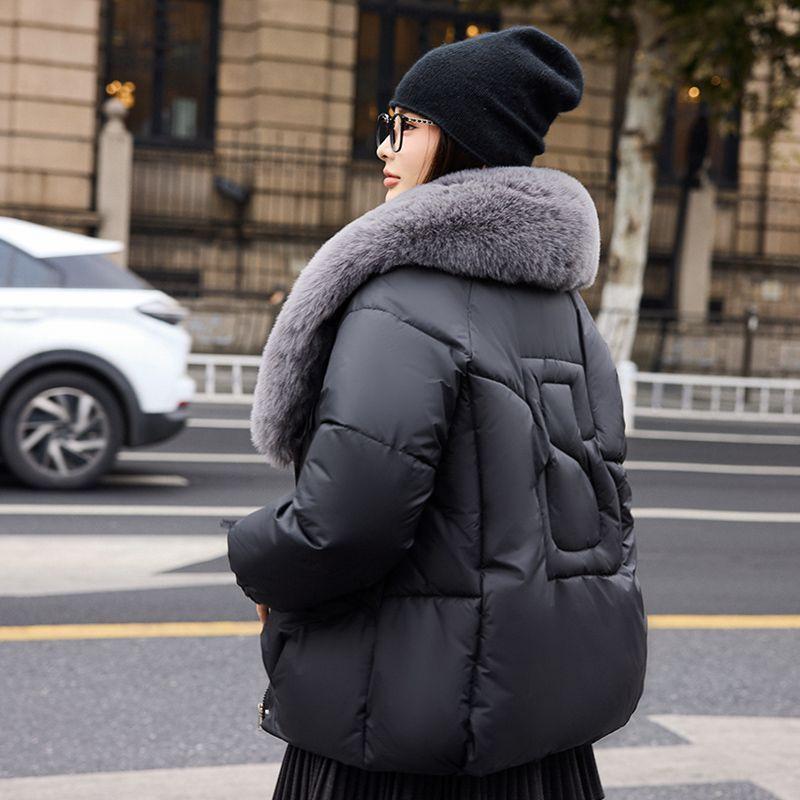 Зимнее короткое стеганое пальто с роскошным меховым воротником, утолщенная теплая куртка, модный дизайн
