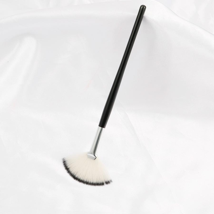 Single Fan Brushes for Facial Makeup Brush Wood Handle Private Label Facial Fan Brush in Stock