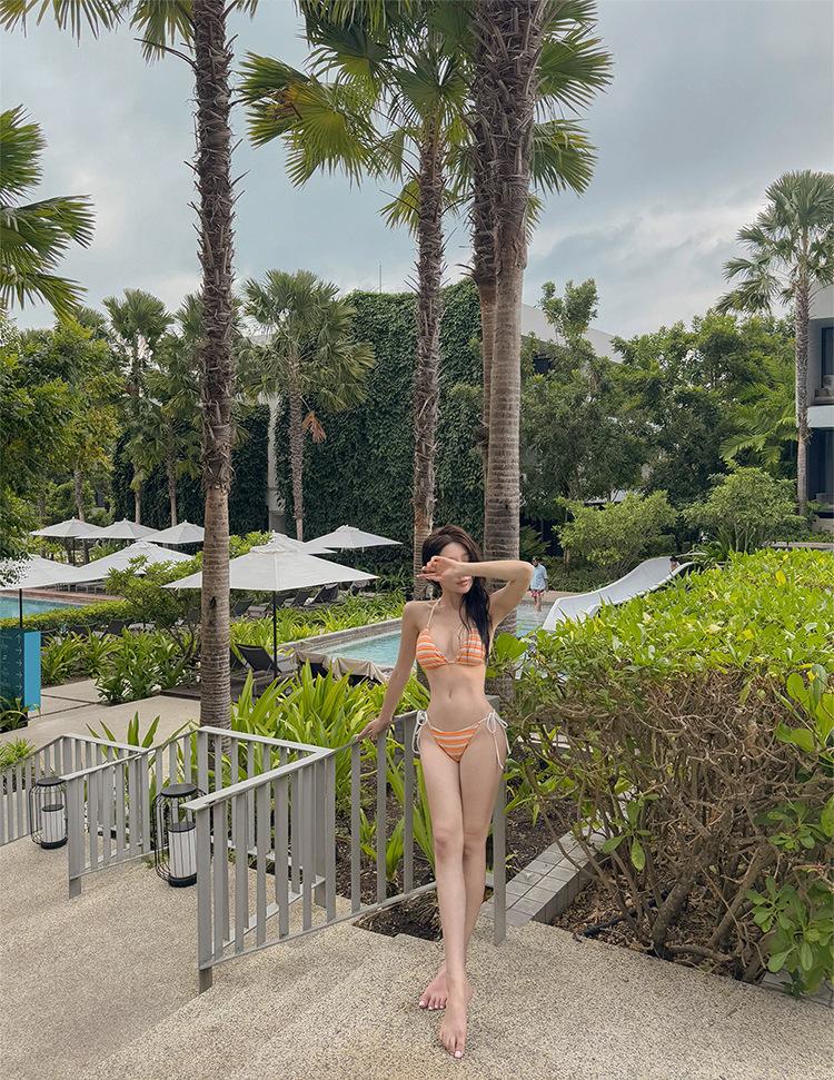 Striped Korean babes three-point bikini swimsuit women's triangular split small breasts Thailand beach vacation hot spring
