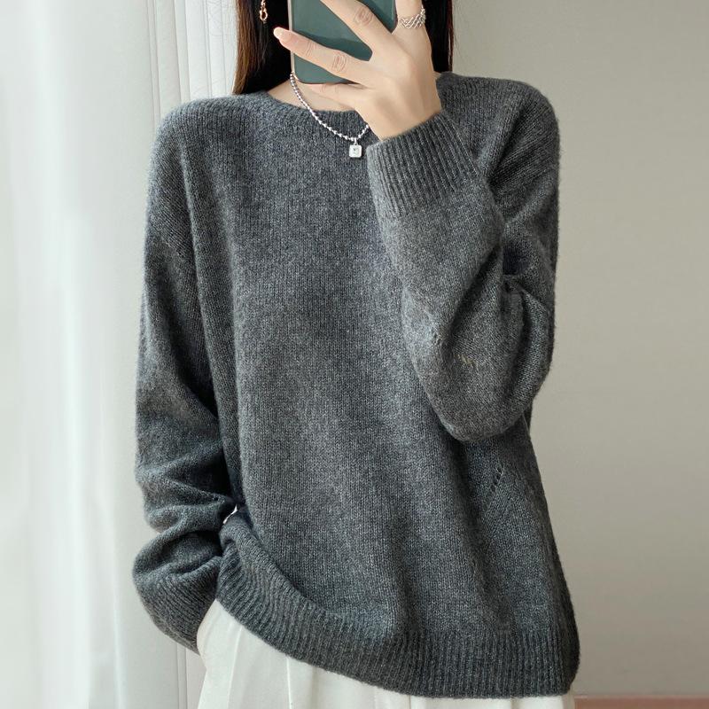 New Autumn and Winter Thickened Round-neck Small Cutout Knitted Sweater for Women with A Round Neck