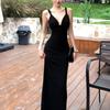 Дизайн Skinny открытая спина с разрезом платье на бретельках Летнее французское узкое талия плиссированное платье Юбка-карандаш Женщины