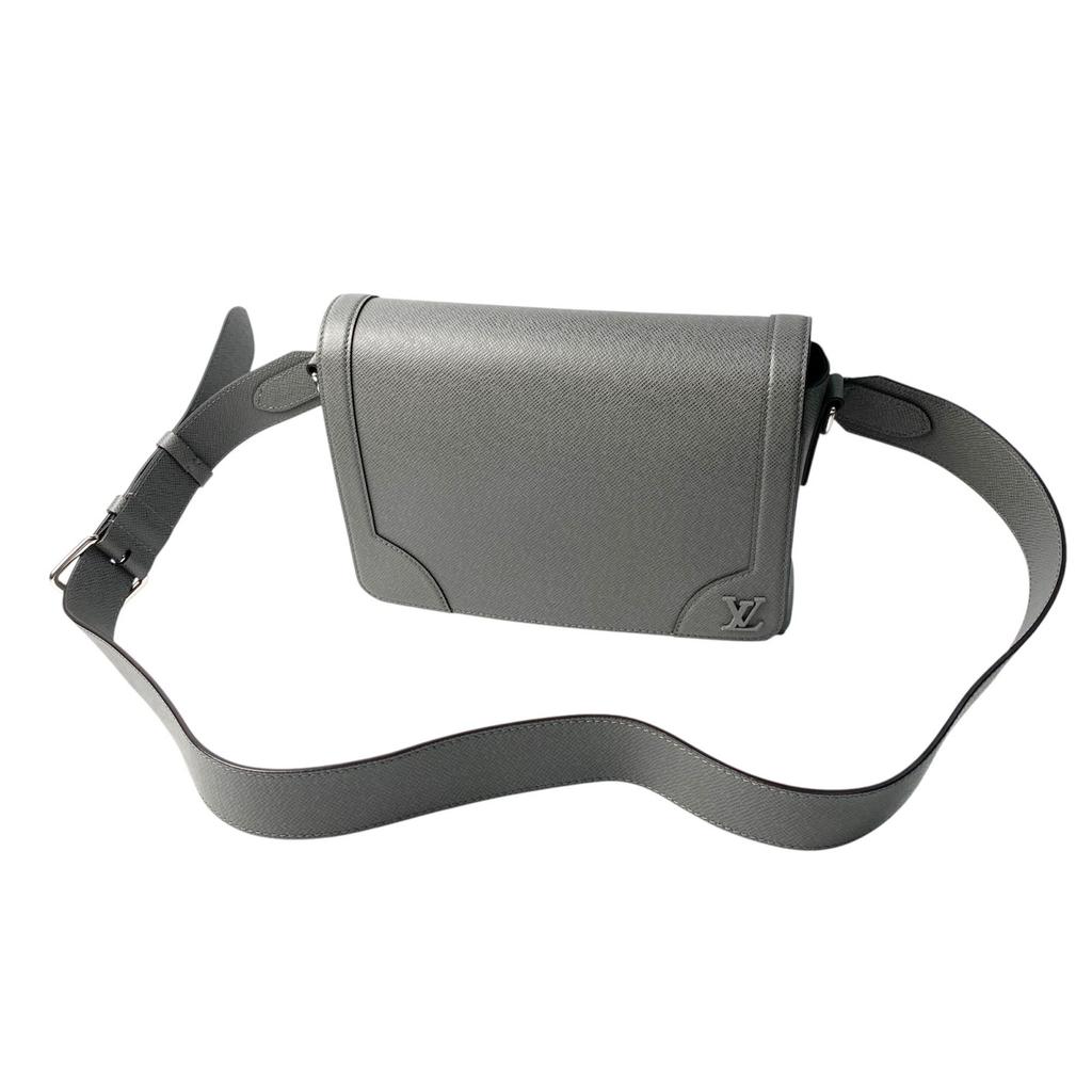 Подержанная мужская кожаная сумка через плечо LOUIS VUITTON Серая