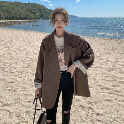 Удобный и свободный женский пиджак цвета хаки больших размеров