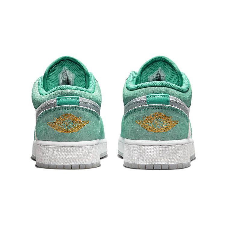 Детские кроссовки Air Jordan 1 Low SE GS New Emerald Белые светло-стальные-серые такси DO8244-301