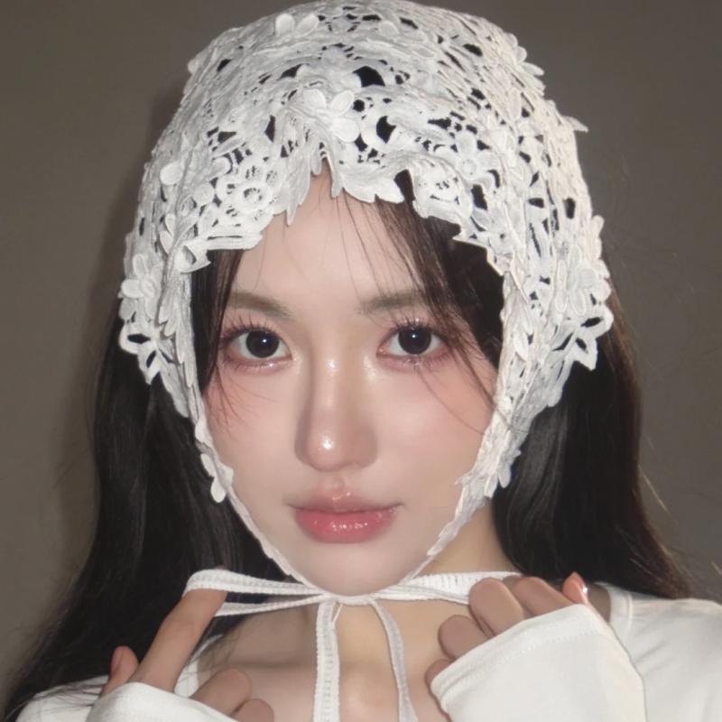 French Sweet Flower Lace Triangle Hair Scarf Retro Pastoral Hollow Headdress White Woven Hair Scarf Summer Sun Protection