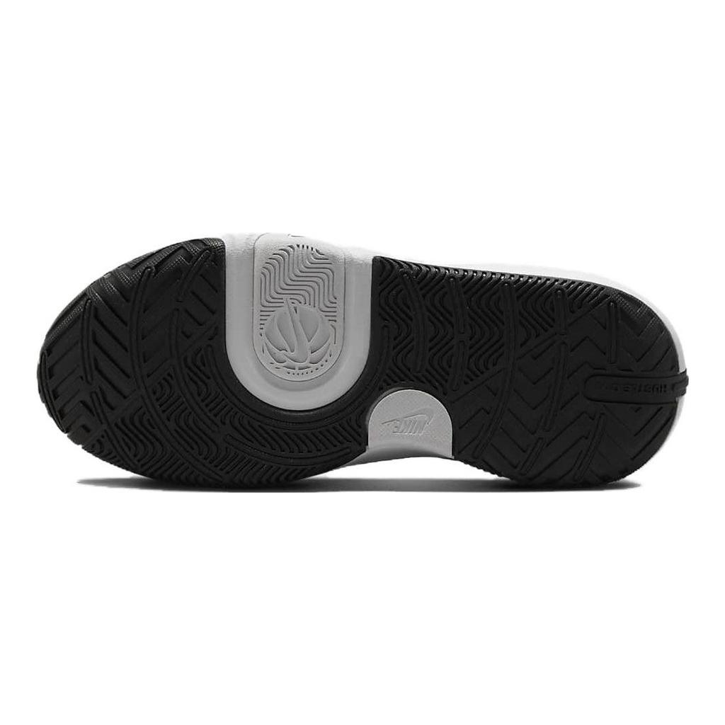 Nike Детские кроссовки Team Hustle D11 GS черно-белые DV8996-002