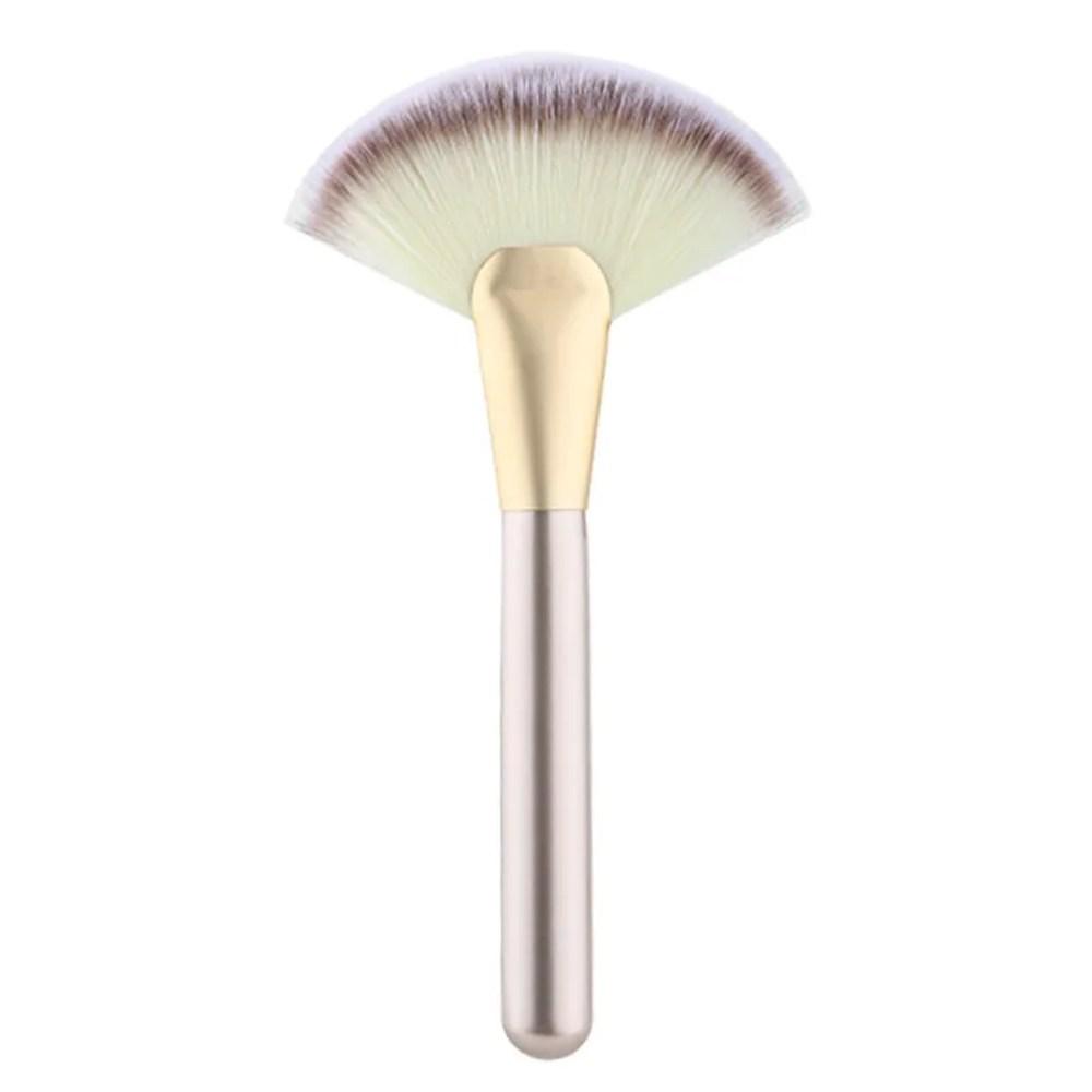 Makeup Brush Large Flat Highlight Blush Fan Shape Makeup Brush Powder Loose Face Soft and Cozy Even Color Tool, 1 Piece, 10 Handle Color L-4