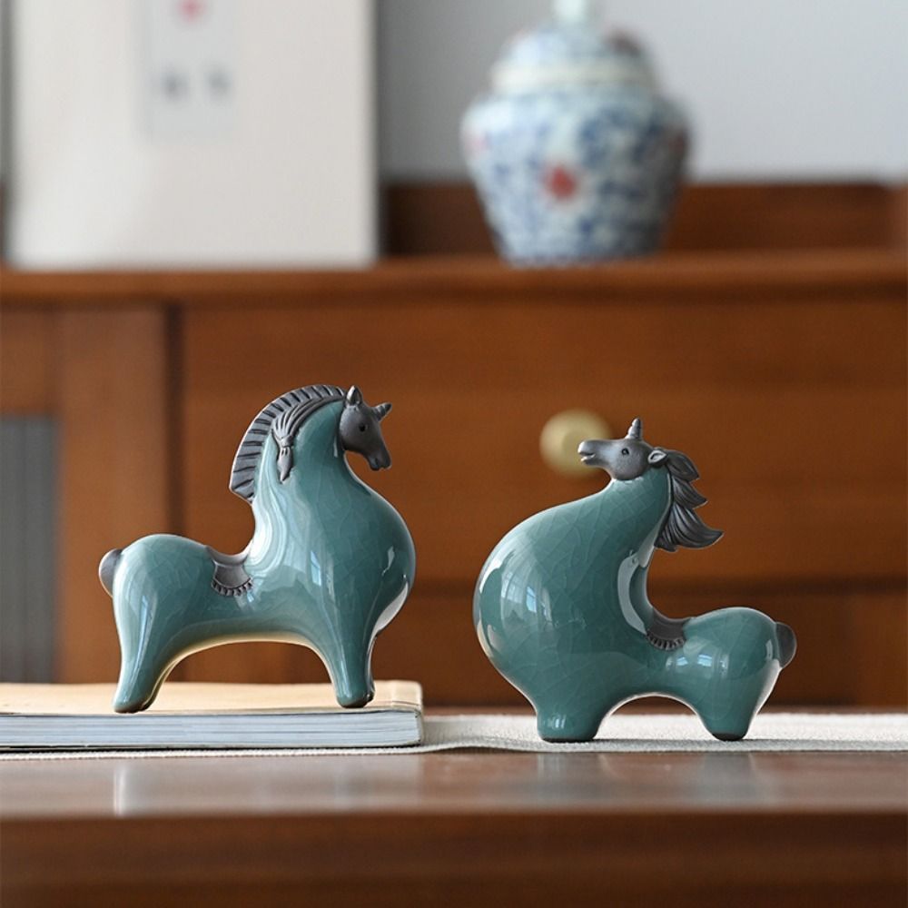 Керамическая скульптура животного Современные миниатюры Фигурка Ремесла Статуэтка лошади Винный шкаф