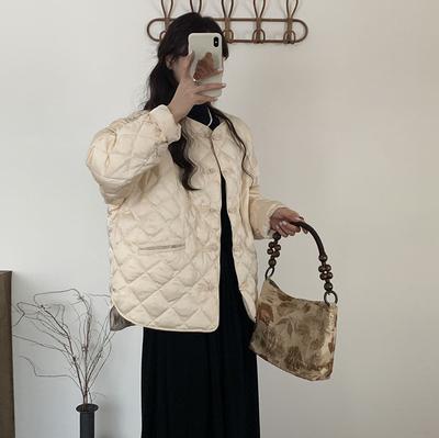 Новый пуховик класса люкс для женщин, короткий, зима 2025, с круглым вырезом, литературный ромбовидный узор, пух белой утки, повседневная теплая куртка