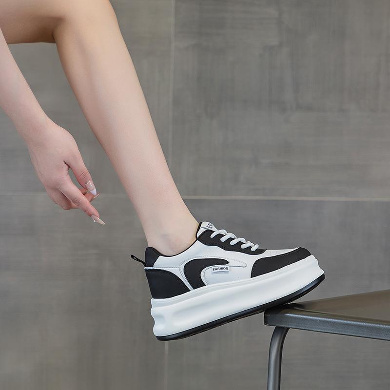 Маленькие белые туфли на внутренней платформе, женские, 2025 осень, новые, 8 см, на толстой подошве-маффин, маленькие повседневные кеды, кожаные туфли