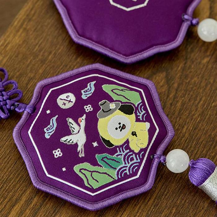 BT21 Брелок с вышитой кисточкой Premium K Edition (7 вариантов)