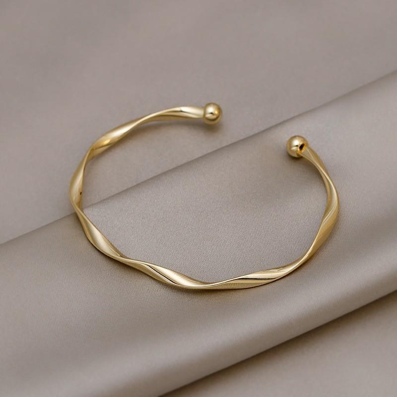 Fashionable Women's Bracelet, Fashionable, High-end, Elegant, Multifunctional Bracelet