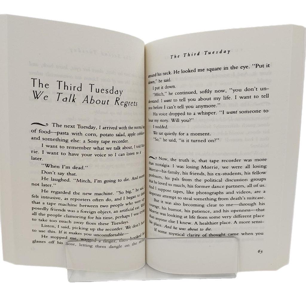 Трансграничные бестселлеры: Вторники с Морри by Митч Элбом (английское издание)