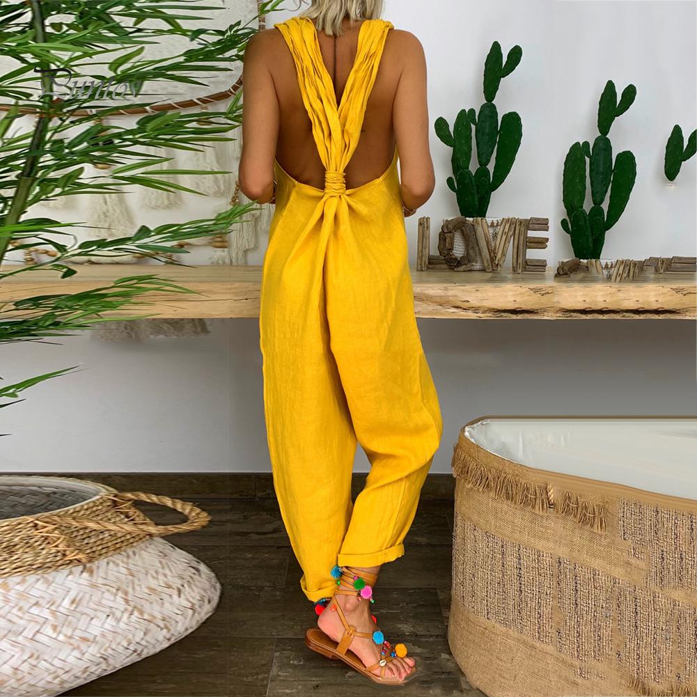 Женский комбинезон без рукавов с нагрудником без спинки и цветочным принтом