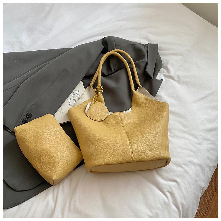 Fashion Texture Large Capacity Tote Bag Women's 2025 New Simple Casual Underarm Tote Bag High-end Shoulder Bag