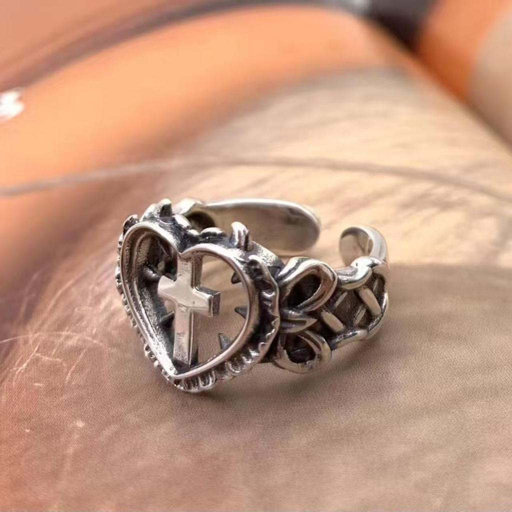 Men's Distressed Living Ring, Retro Poseidon-like Marine Trident-like Ring