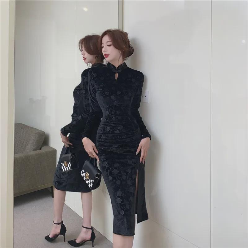 Бархатное тисненое приталенное черное платье ципао - Плиссированное, с длинным рукавом, Осенняя коллекция 2023