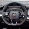 AAAJC1 Ручная сшитая оплетка руля автомобиля для Karoq sport Karoq Scala 2024 2023 2022 DIY Мягкая замшевая кожа Салон автомобиля
