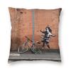 Классический стрит-арт Banksy Поп-арт Квадратная наволочка Декоративная для дома Девочка с красным шаром Чехол для подушки для дивана Автомобиля