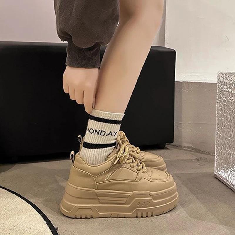 Женские кроссовки весна-осень на платформе белые туфли с круглым носком трендовые на шнуровке модные повседневные спортивные туфли повышающие рост теннисные туфли