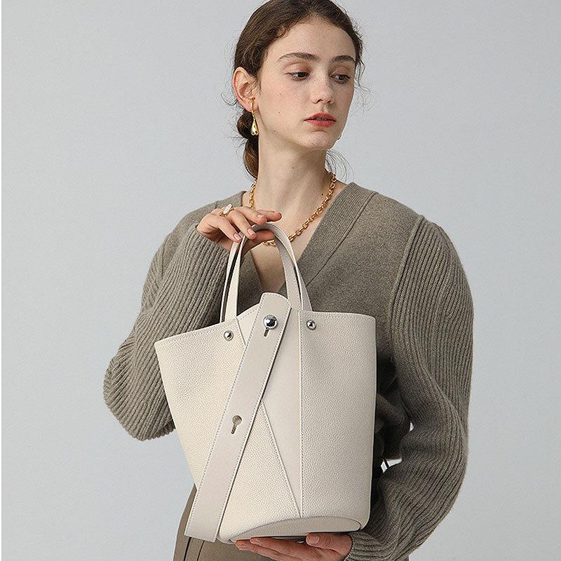 Bucket Bag Women's Large-capacity Vegetable Basket Women's Bag 2025 New High-end Portable Women's Bag To Work Commuter Messenger Bag