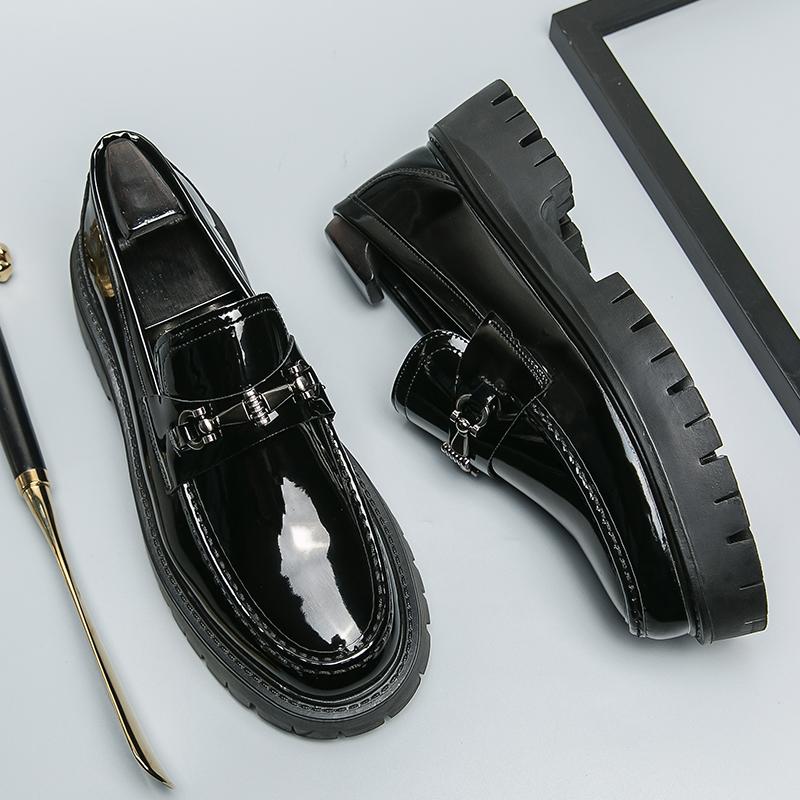 2024Новинка, горячая распродажа, повседневная деловая обувь на толстой подошве, британские лакированные туфли-броги, мужские дышащие нескользящие туфли-оксфорды