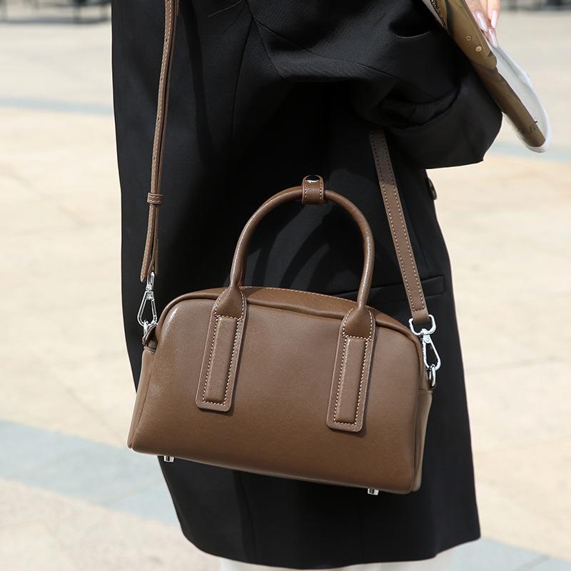 Leather Women's Bag Shoulder Bag New Handbag Women's Niche Design Commuter Messenger Bag