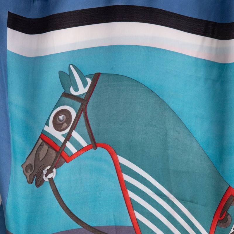 Шелковый на ощупь квадратный оттенок синего с принтом лошади 90x90 см TORRENTE