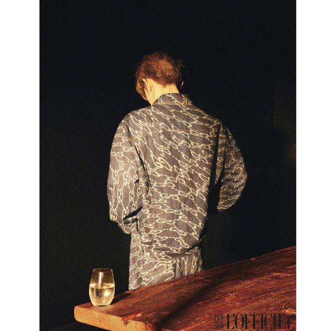 2024.2 ОБЛОЖКА L'OFFICIEL ZEROBASEONE ЧЖАН ХАО, случайная