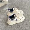 Retro Niche Sneakers Women's Spring and Autumn New Stars Kitten Cute Casual Sneakers Little White Shoes