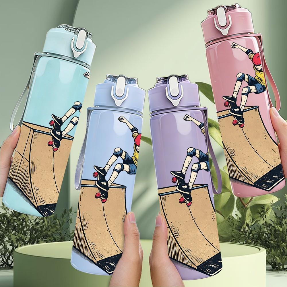 1PC Ramp Skate Boy Cartoon 750ml Color Plastic Sports Water Bottle Leakproof Flip Straw Lid Suitable for Sports Office Home Use