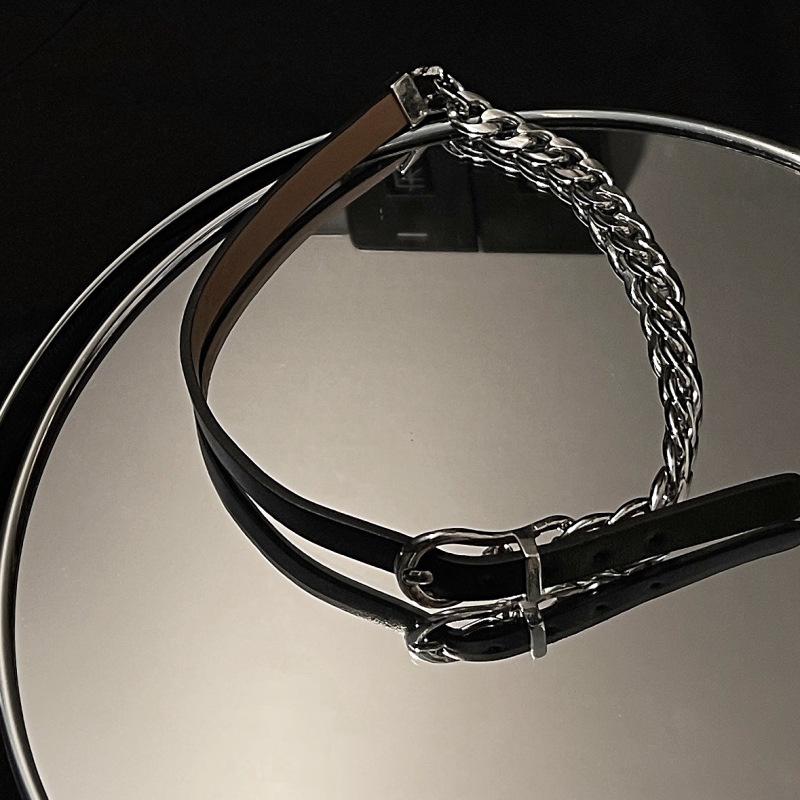 Черное кожаное колье-чокер - элегантный женский аксессуар на шею