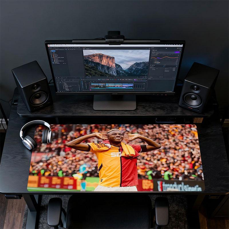 Коврик для мыши Galatasaray Victor Osimhen, Большой игровой коврик для стола, Нескользящий коврик для мыши XXL для ноутбука и планшета, Игровой коврик для мини-ПК со прошитыми краями