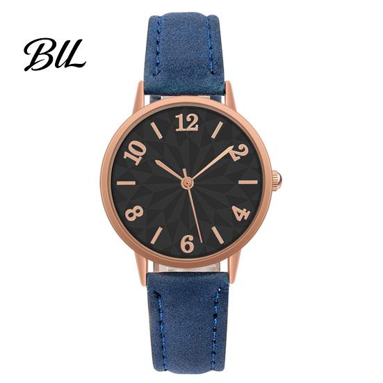 Women Fashion Accessory Faux Leather Strap Watch, Round Dial Quartz Movement Watches Ladies Casual Formal Wristwatch, Gifts for Her Watch