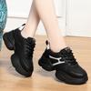 Повседневная обувь на толстой подошве для женщин, модная спортивная обувь нового стиля на осень, кроссовки для бега на мягкой подошве для женщин