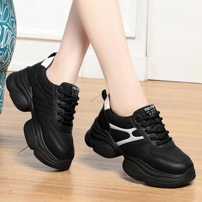 Повседневная обувь на толстой подошве для женщин, модная спортивная обувь нового стиля на осень, кроссовки для бега на мягкой подошве для женщин