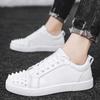 Осень новые туфли из микрофибры с заклепками на плоской подошве, белые, модные, с индивидуальностью, универсальные, низкие, повседневные, кеды, мужская обувь