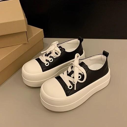 Versatile Round Head Platform Popular Muffin Canvas Shoes Women's 2025 Spring New Big Head Casual Board Shoes Flow