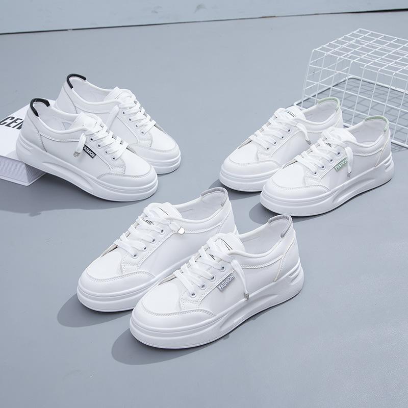 Белые туфли. Женская обувь. Новые весенние спортивные туфли. Женская модная белая универсальная повседневная обувь. Весна и осень.