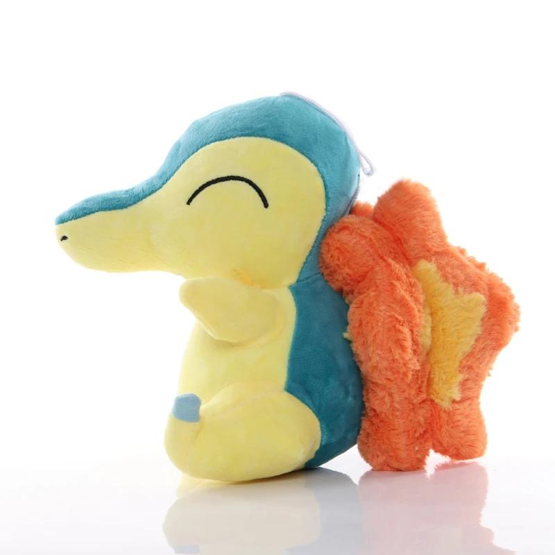 Милые Плюшевые Игрушки Cyndaquil Quilava Набивные Куклы Pikachu Peluche Коллекция Хобби Подарки Рождество Подарки на День Рождения