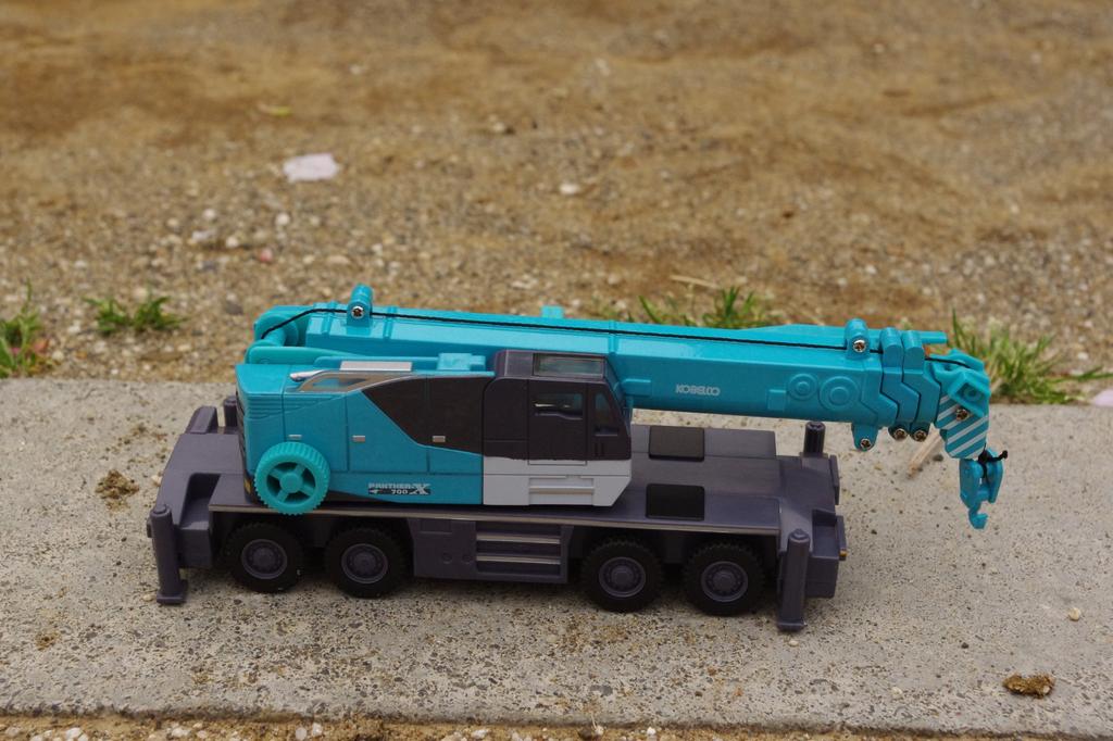 Diapet DK-6114 164 масштаб Kobelco Panther X700