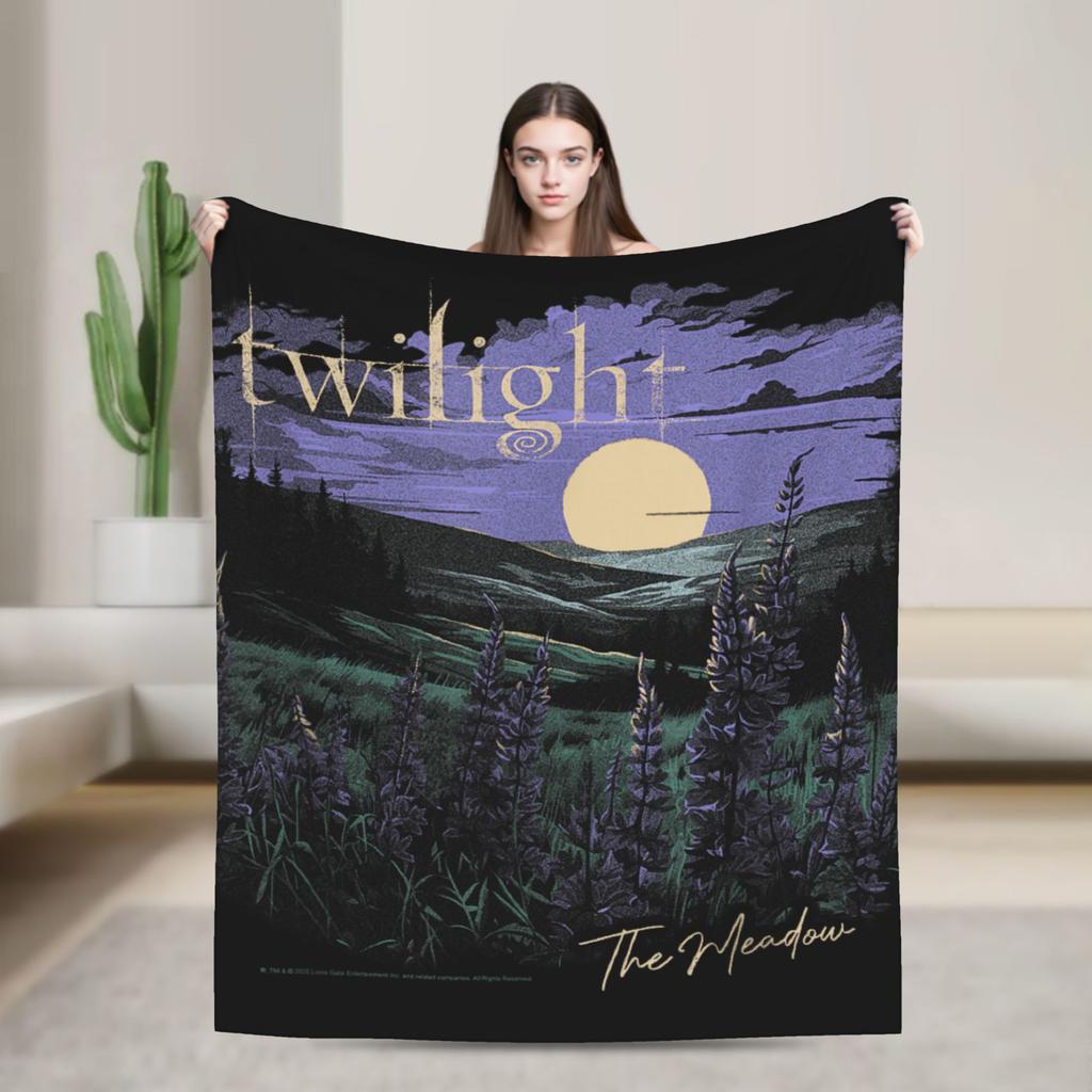 Twilight Saga Jacob Wolf Moon Loca Velvet Throw Fashion Blankets Retro Movie for Home Knitted Fashion Blanket Car Lightweight Portable Quilt