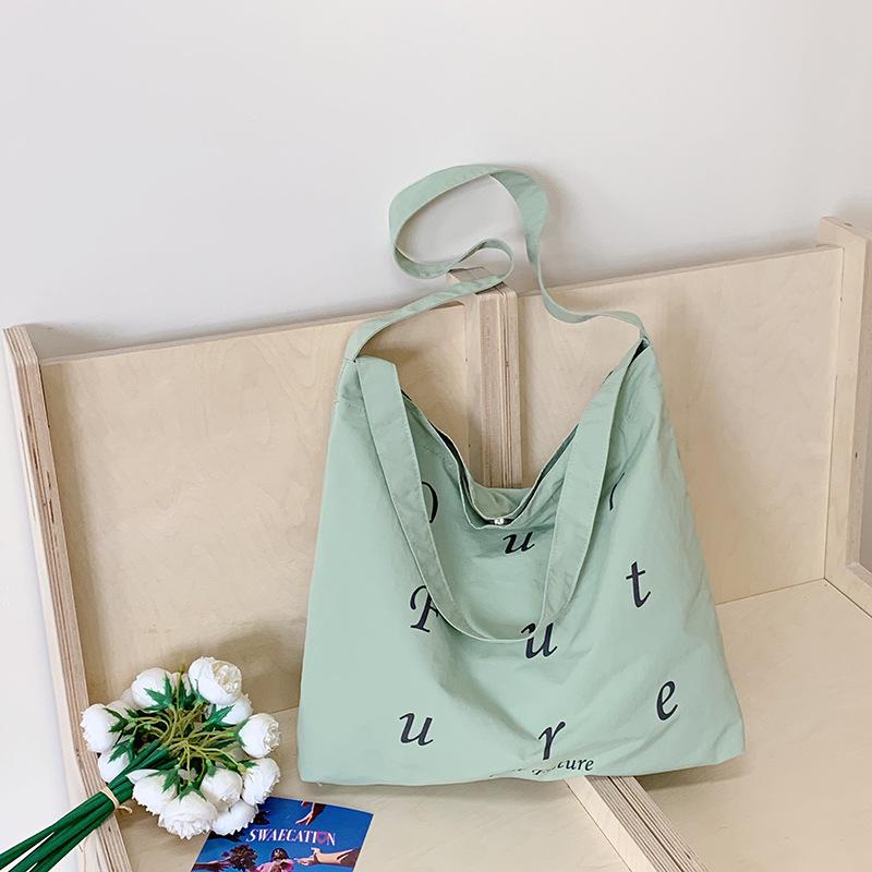 2025 Холщовая сумка Lazy Wind Большой вместимости с принтом букв «Макарон» Сумка-тоут для прогулок Студенческая милая сумка через плечо