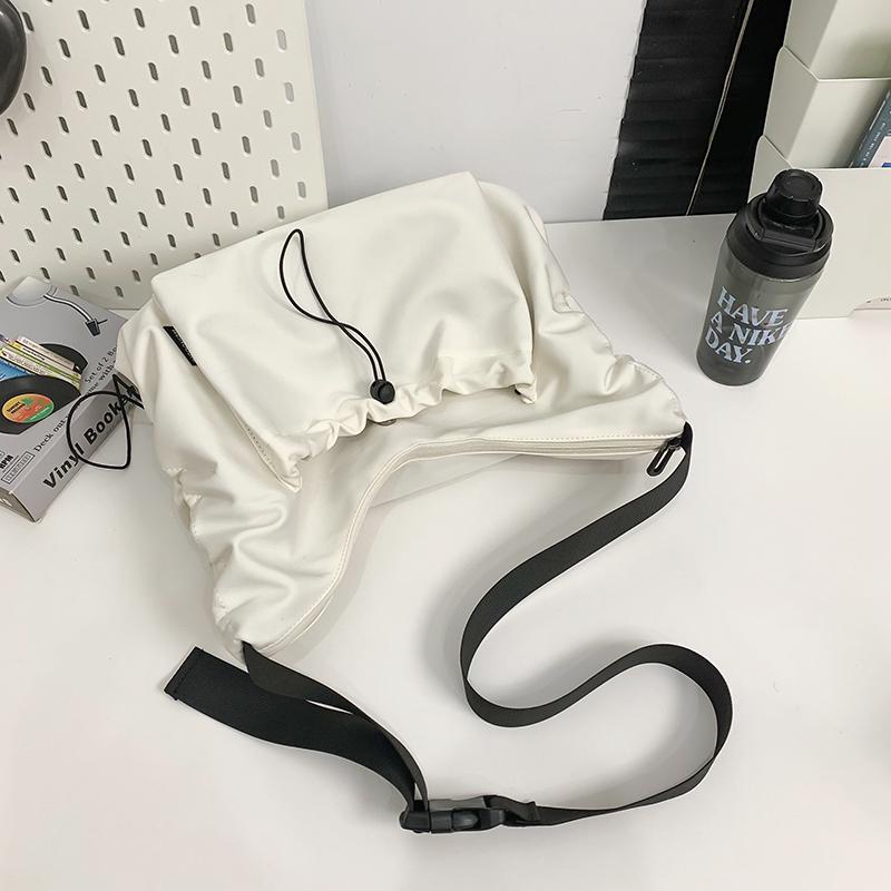 Large Capacity Drawstring Bag Men Lightweight Crossbody Bag Women Commuter Shoulder Tote Bag