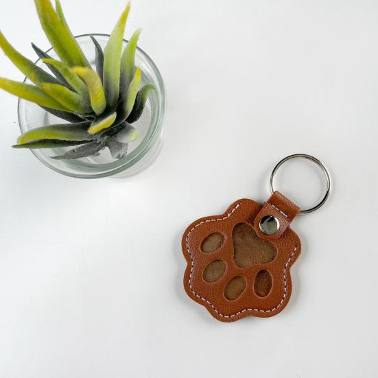 Pet Memorial Keychain Faux Leather Cat Claw Design Pet Hair Storage Pouch Pet Fur Keepsake Keyring for Pet Lovers